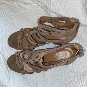 Sandal heels